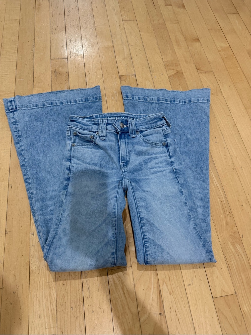 American Eagle 00 light denim flare jeans